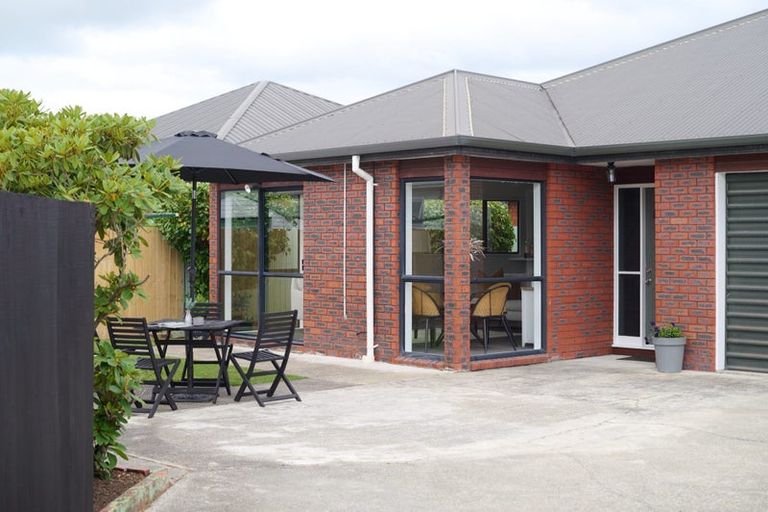 Photo of property in 22a Dunedin Street, Redwood, Christchurch, 8051