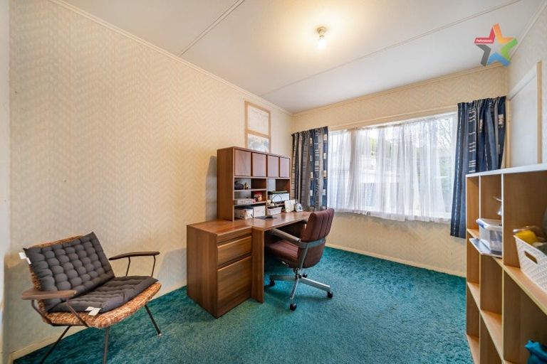 Photo of property in 385 Stokes Valley Road, Stokes Valley, Lower Hutt, 5019