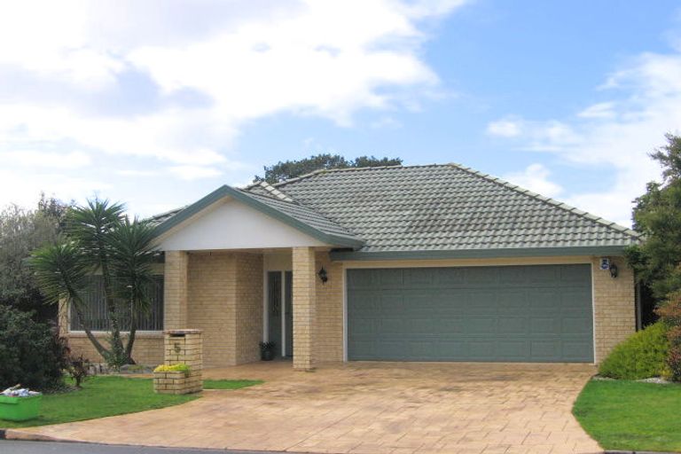 Photo of property in 5 Corfield Way, Burswood, Auckland, 2013