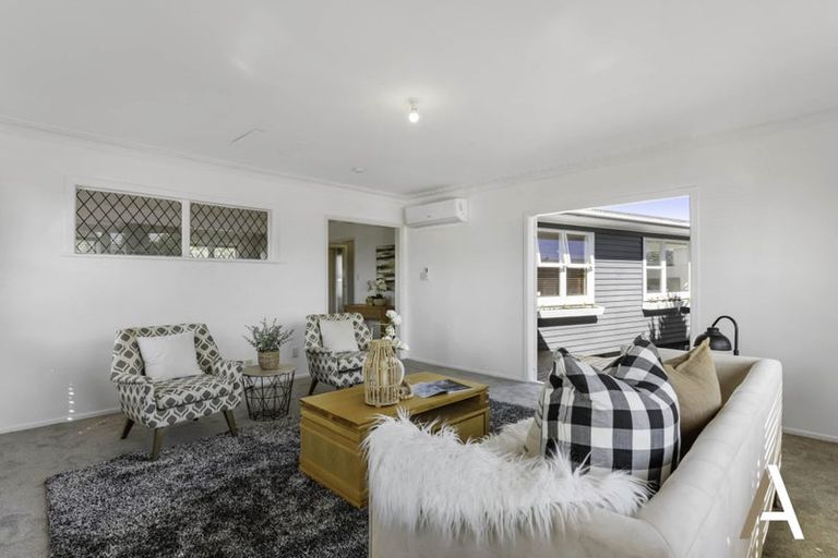 Photo of property in 80 La Trobe Street, Pakuranga Heights, Auckland, 2010