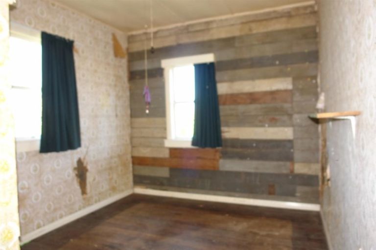 Photo of property in 17 Gloag Street, Waverley, 4510