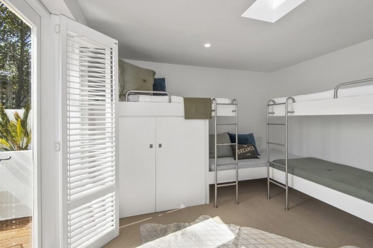 Photo of property in 135 Main Road, Redcliffs, Christchurch, 8081