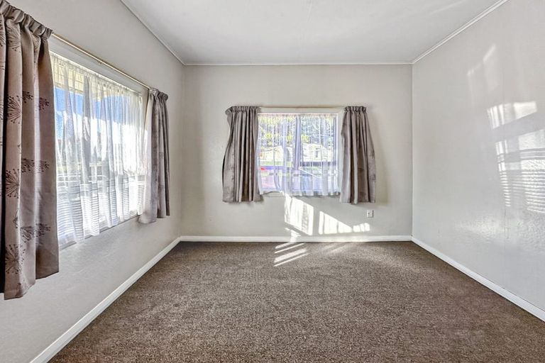 Photo of property in 21 Hood Street, Castlecliff, Whanganui, 4501