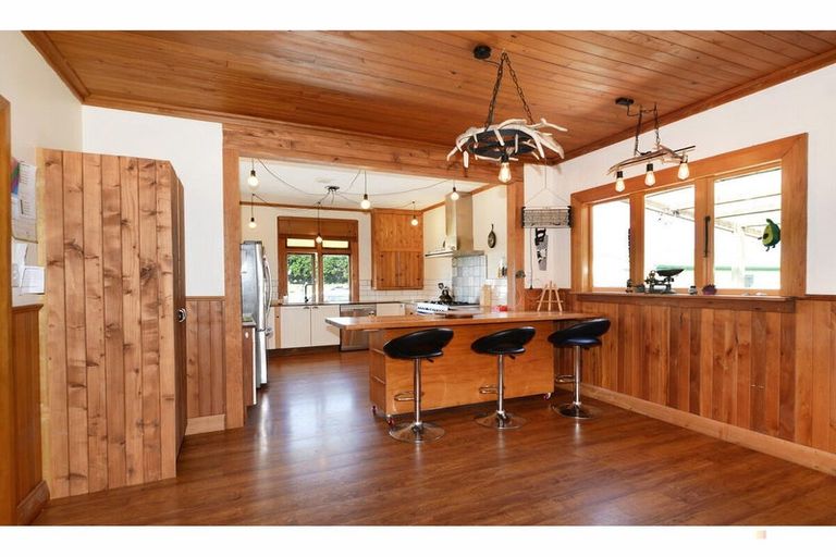 Photo of property in 19 Mount John Road, Waimate, 7977