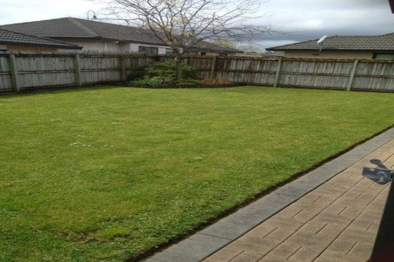 Photo of property in 61 Armoy Drive, East Tamaki, Auckland, 2016