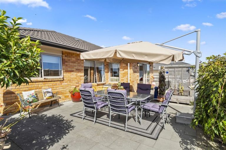 Photo of property in 17 Tatahi Cove, Papamoa Beach, Papamoa, 3118