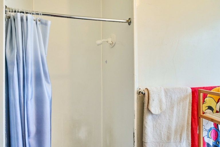 Photo of property in 29 Sombrero View, Ascot Park, Porirua, 5024