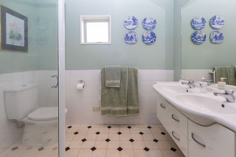 Photo of property in 163 Blighs Road, Strowan, Christchurch, 8052