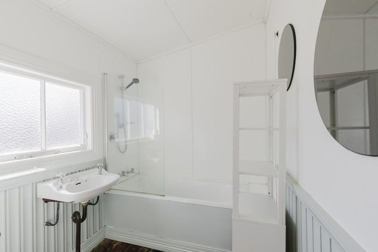 Photo of property in 1/30 Bulteel Street, New Plymouth, 4310