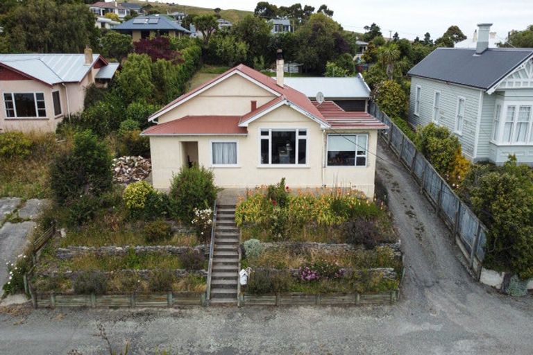 Photo of property in 19 Avon Street, South Hill, Oamaru, 9400