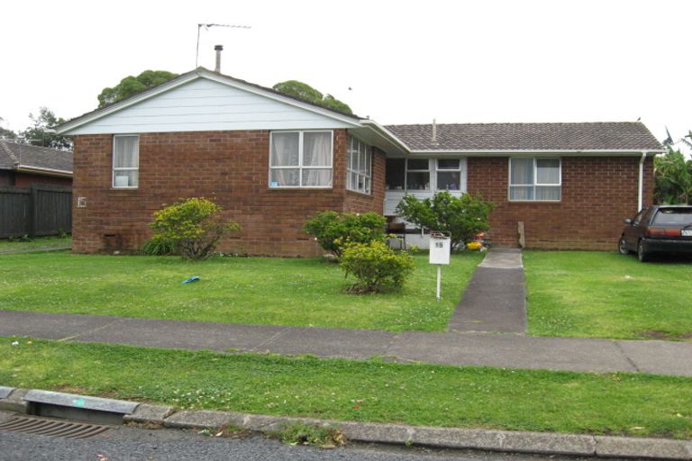 Photo of property in 15 Watchfield Close, Mangere, Auckland, 2022