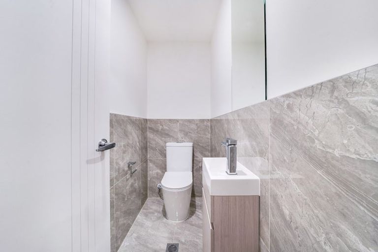 Photo of property in 2/7 Gambare Place, Wattle Downs, Auckland, 2103