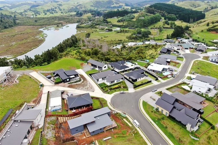 Photo of property in 9 Manatu Close, Whangamata, 3691