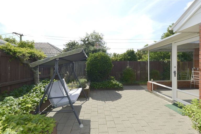 Photo of property in 141 Avonhead Road, Avonhead, Christchurch, 8042