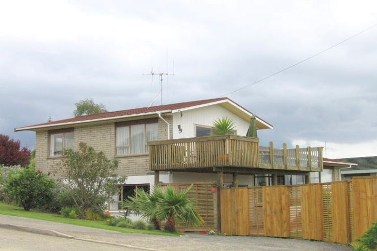 Photo of property in 76 Harbour View Road, Omokoroa, 3114