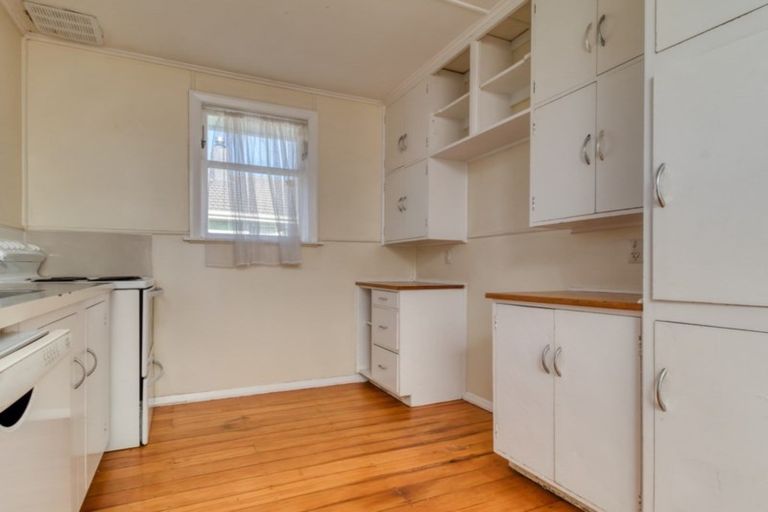 Photo of property in 74 Lipscombe Crescent, Havelock North, 4130