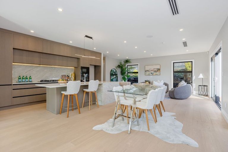 Photo of property in 9 Halcyon Bay Lane, Wainui, 0992
