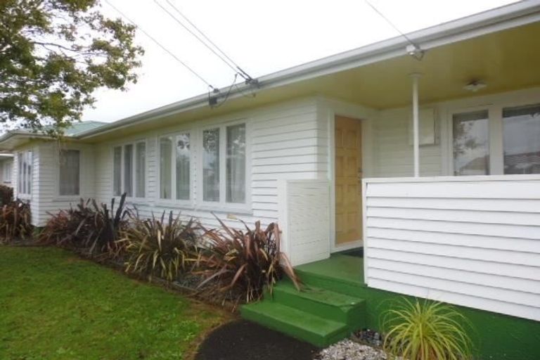 Photo of property in 1/15 Elizabeth Street, Papakura, 2110