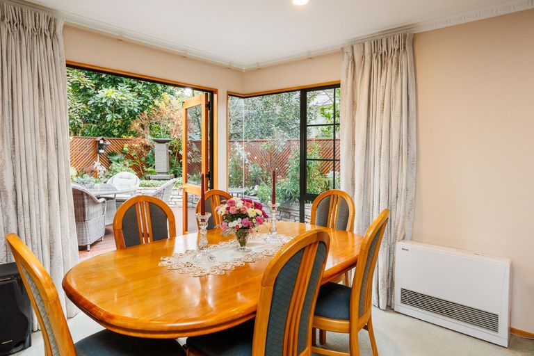 Photo of property in 12a Montgomery Terrace, Hokowhitu, Palmerston North, 4410