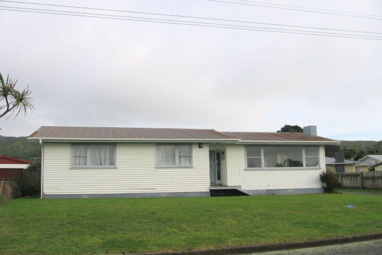 Photo of property in 5 Tangare Drive, Takapuwahia, Porirua, 5022