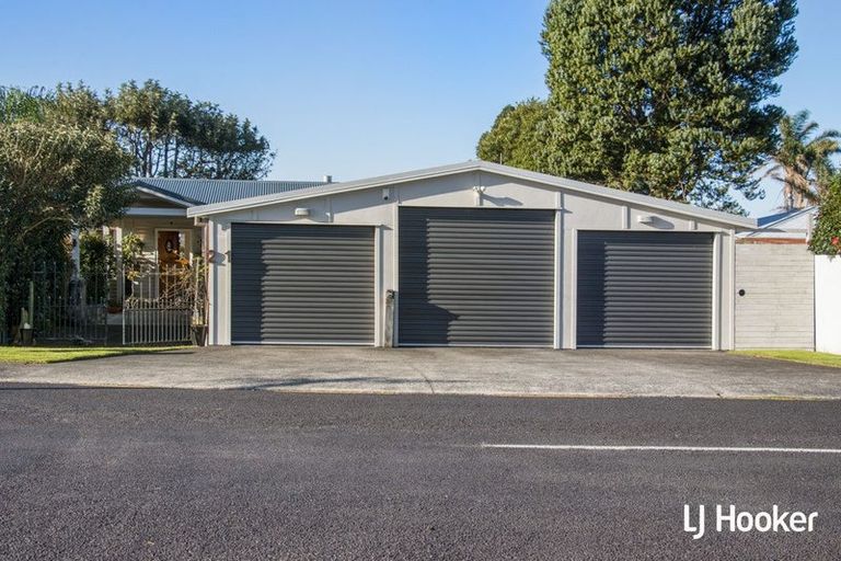 Photo of property in 21 The Crescent, Waihi Beach, 3611