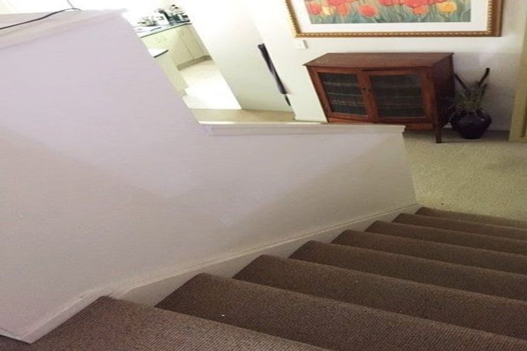 Photo of property in 2/114 Seaview Road, Glenfield, Auckland, 0629