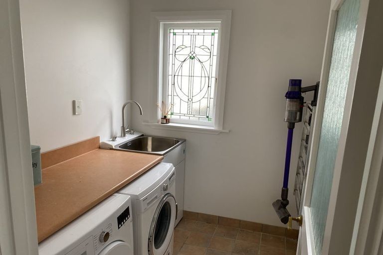 Photo of property in 1 Para Street, Miramar, Wellington, 6022