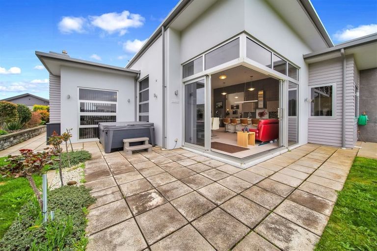 Photo of property in 45 Links Drive, Waiwhakaiho, New Plymouth, 4312