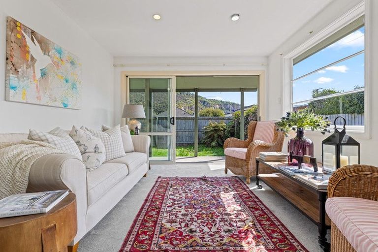 Photo of property in 11 Van Asch Street, Sumner, Christchurch, 8081