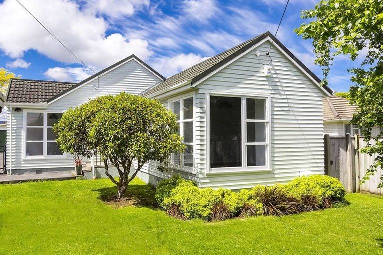 Photo of property in 12 Argyle Grove, Trentham, Upper Hutt, 5018