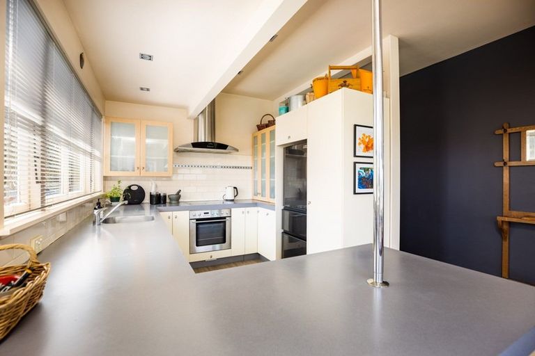 Photo of property in 15 Rawhiti Street, Vogeltown, New Plymouth, 4310