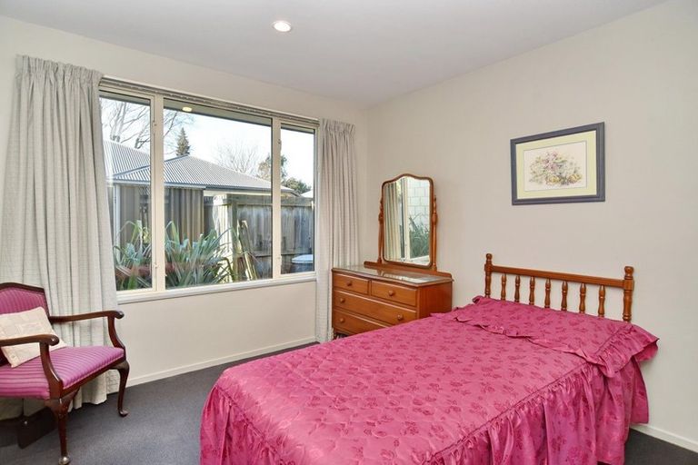 Photo of property in 36 Withells Road, Avonhead, Christchurch, 8042