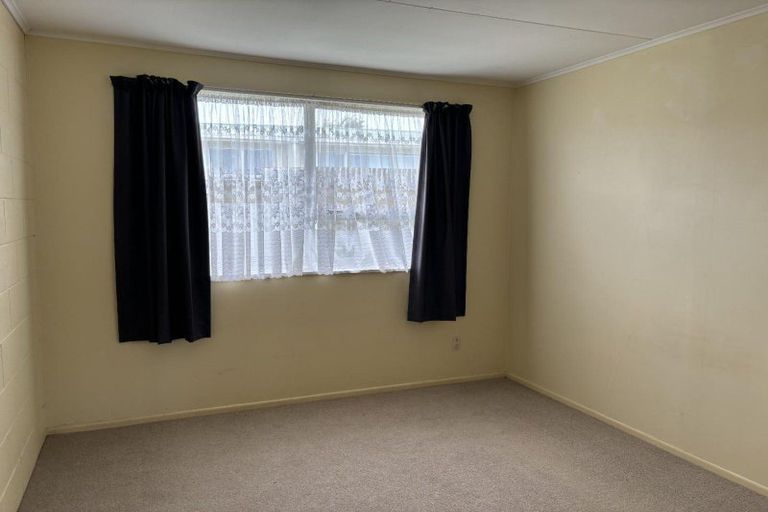 Photo of property in 26 Simons Street, Moturoa, New Plymouth, 4310