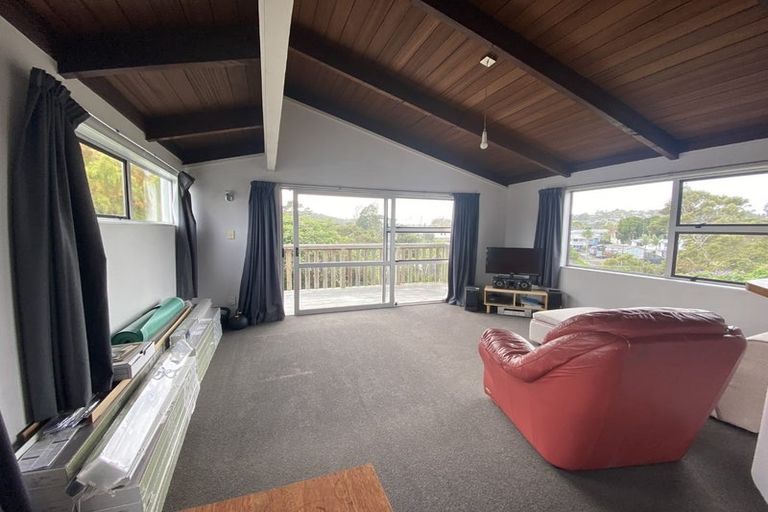 Photo of property in 31 Crocombe Crescent, Beach Haven, Auckland, 0626
