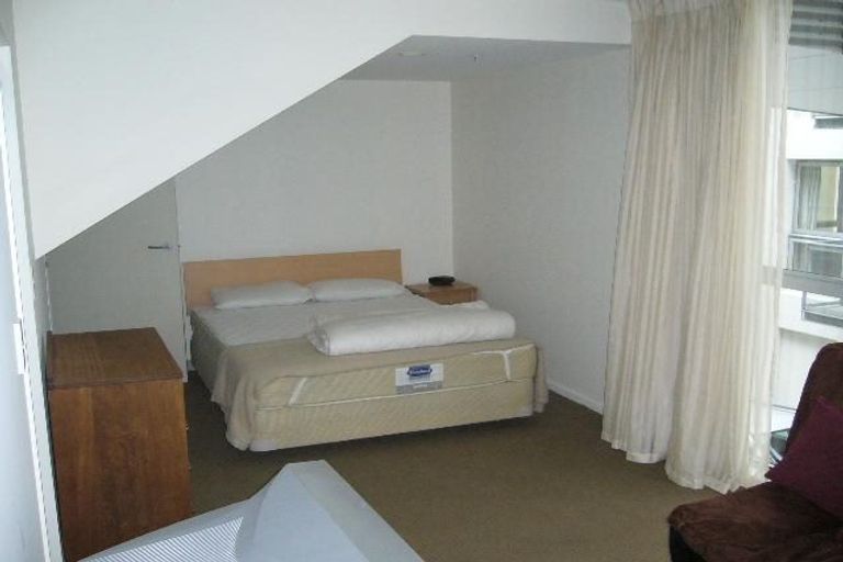 Photo of property in Terrace Heights Apartments, 2/163p The Terrace, Wellington Central, Wellington, 6011