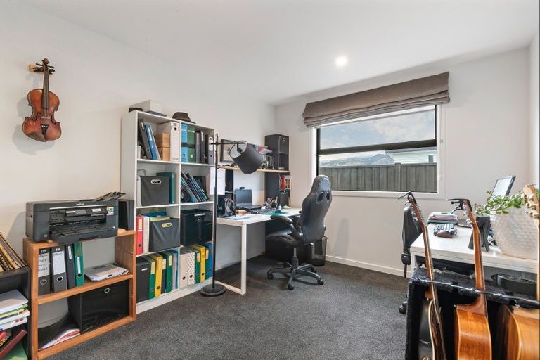 Photo of property in 19 Quigley Crescent, Cromwell, 9310