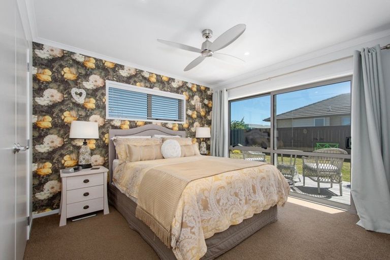 Photo of property in 14 Kamahi Crescent, Papamoa Beach, Papamoa, 3118