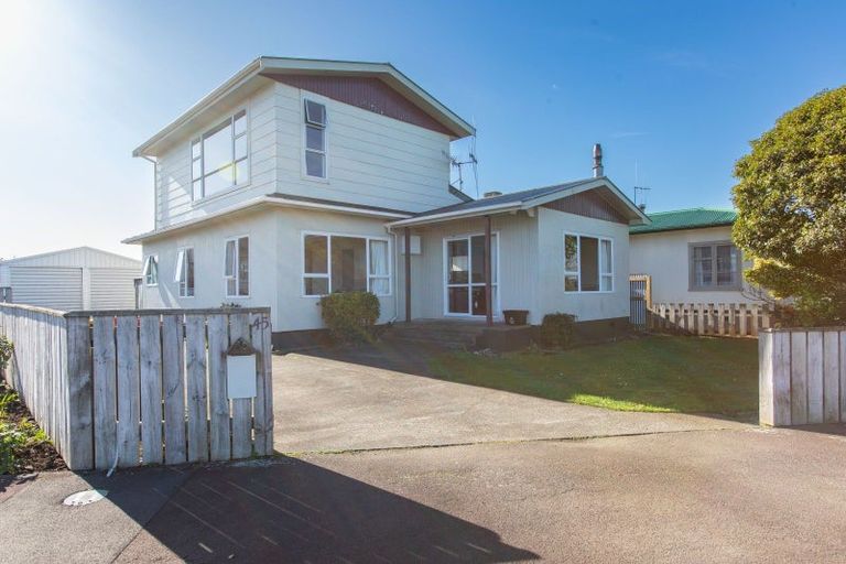 Photo of property in 45 Christian Street, Dannevirke, 4930