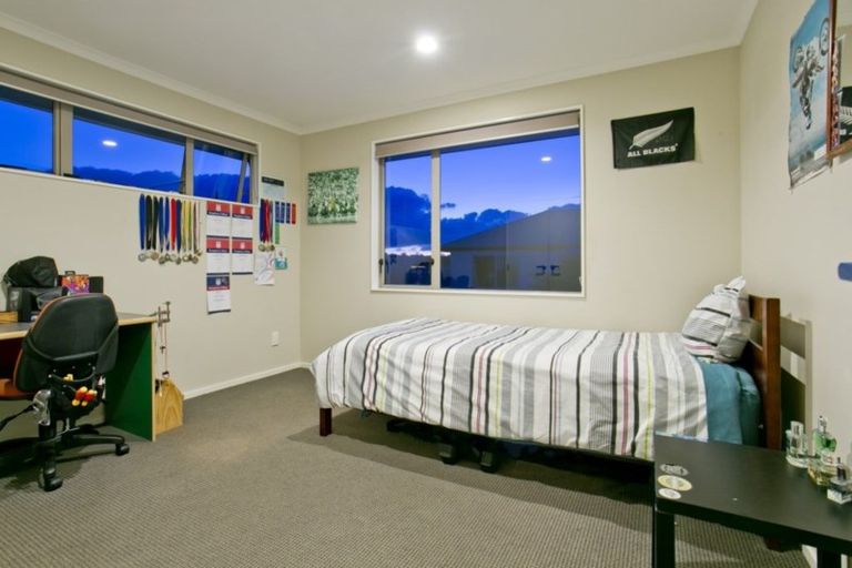 Photo of property in 24 Huntington Park Drive, Greenhithe, Auckland, 0632