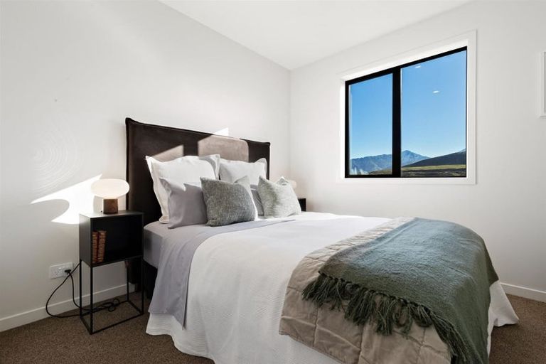 Photo of property in 44 Cunninghams Drive, Jacks Point, Queenstown, 9371