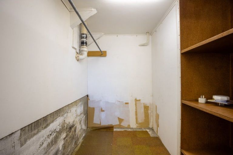 Photo of property in 29 Awanui Street, Merrilands, New Plymouth, 4312