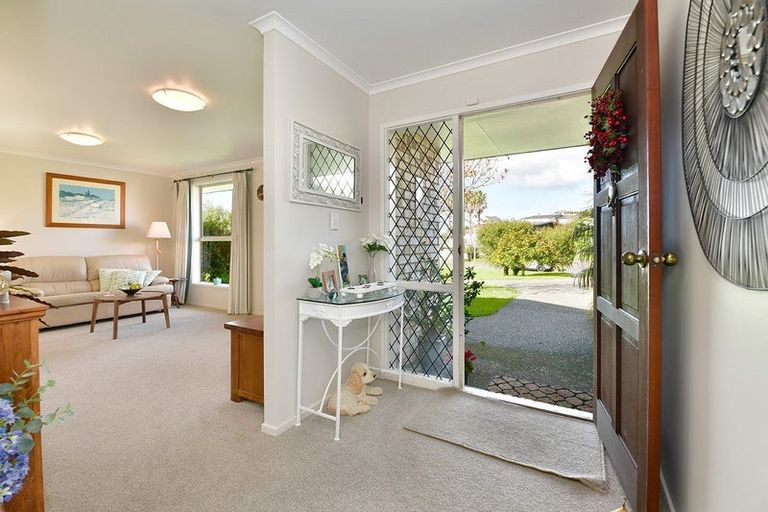 Photo of property in 9 Robinia Place, Snells Beach, 0920