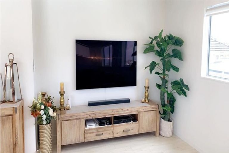 Photo of property in 10a Glenfield Road, Birkenhead, Auckland, 0626