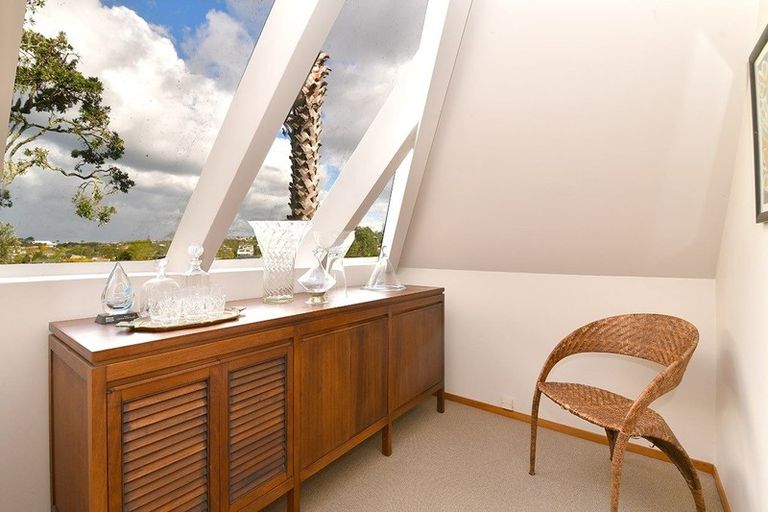 Photo of property in 8 View Road, Campbells Bay, Auckland, 0630