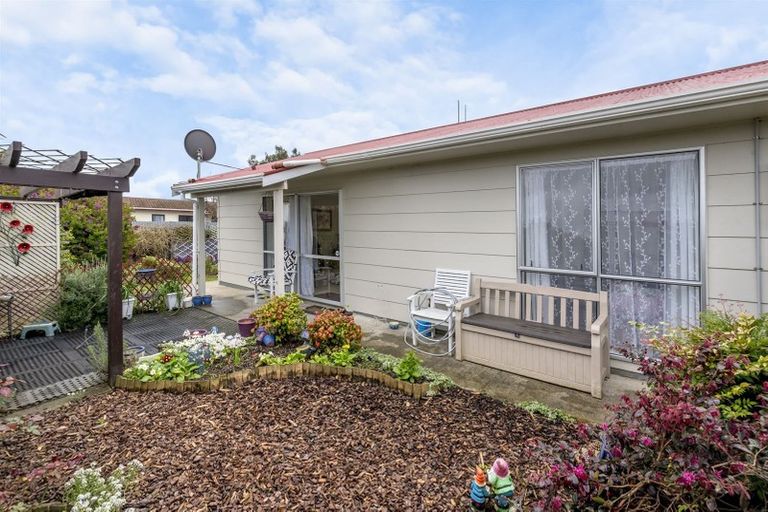 Photo of property in 110 Ryder Crescent, Levin, 5510