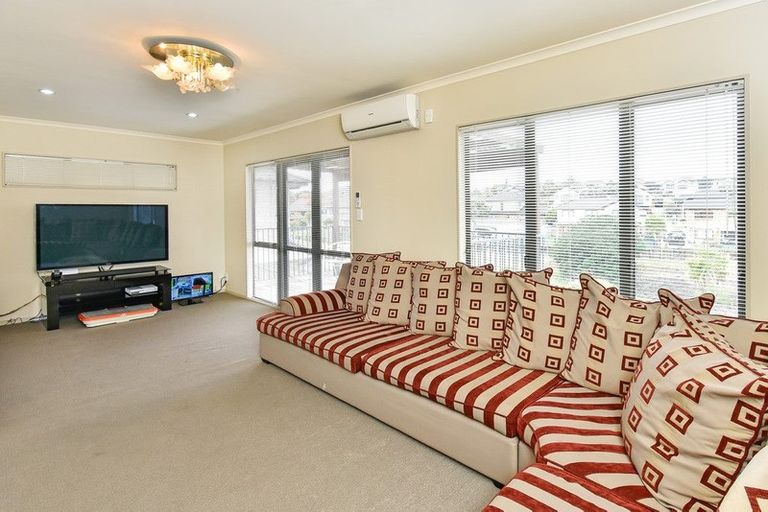 Photo of property in 56 Peninsula Road, Mangere, Auckland, 2022