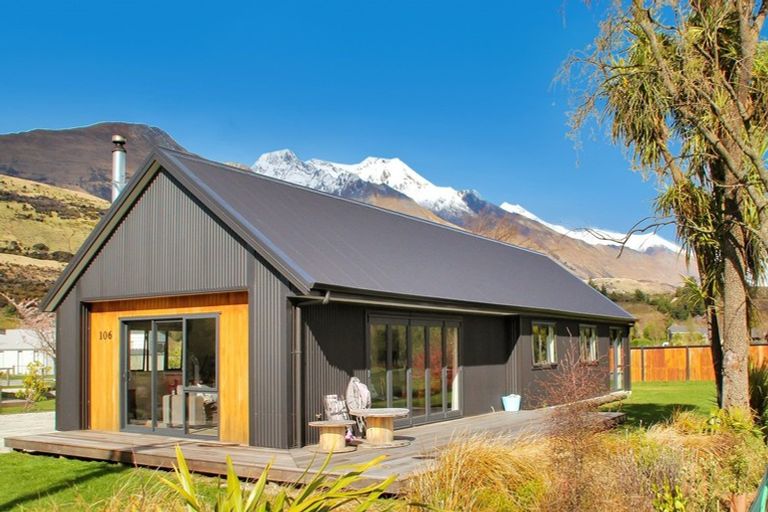 Photo of property in 106 Mull Street, Glenorchy, 9372