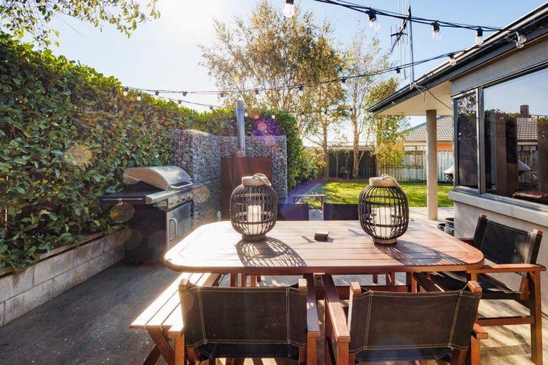 Photo of property in 3 Sunshine Place, Kelvin Grove, Palmerston North, 4414