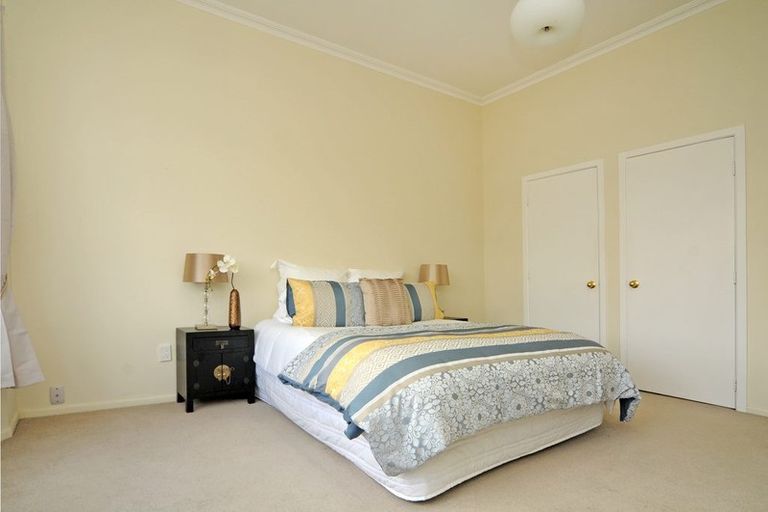 Photo of property in 132a Kelburn Parade, Kelburn, Wellington, 6012