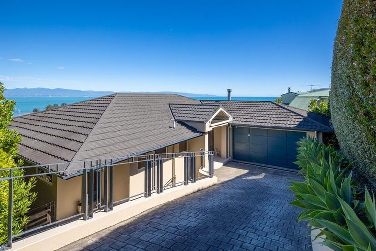 Photo of property in 39 Richardson Street, Britannia Heights, Nelson, 7010